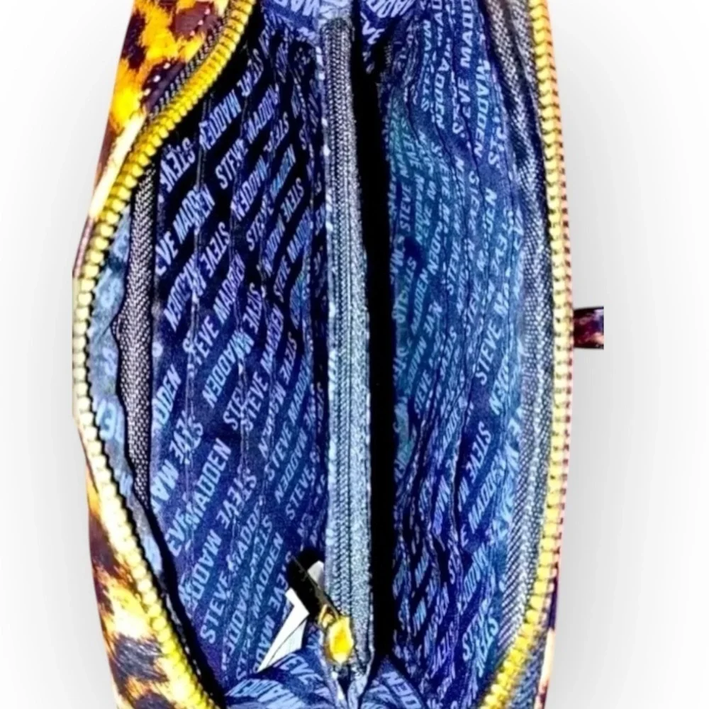Steve Madden features •an
